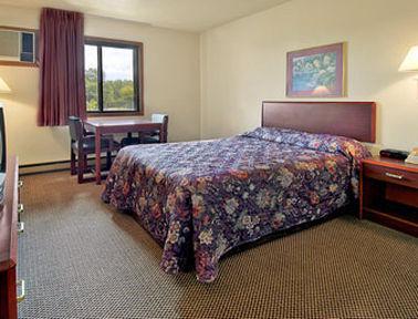 Super 8 By Wyndham Fairmont Hotel Bilik gambar