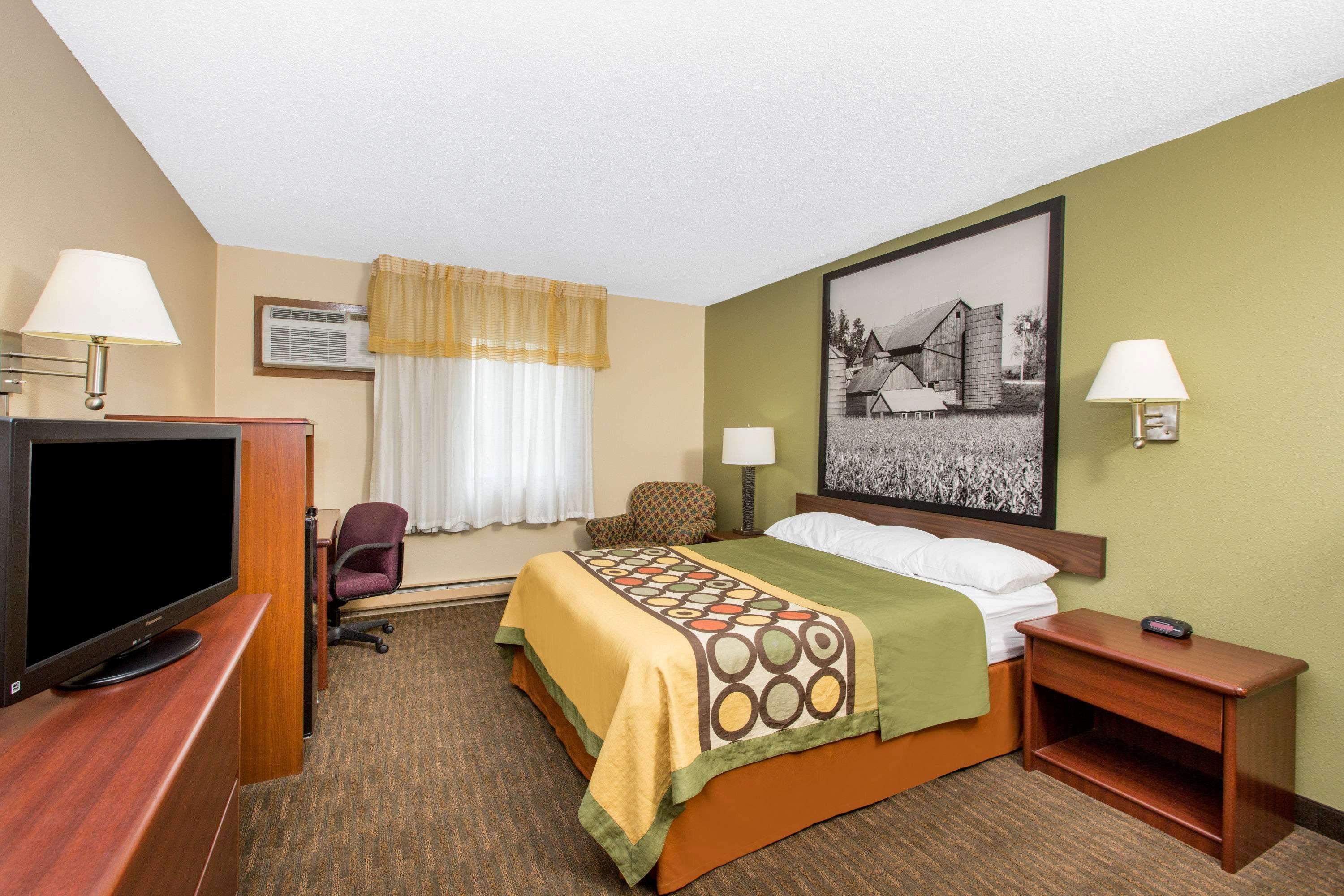 Super 8 By Wyndham Fairmont Hotel Luaran gambar